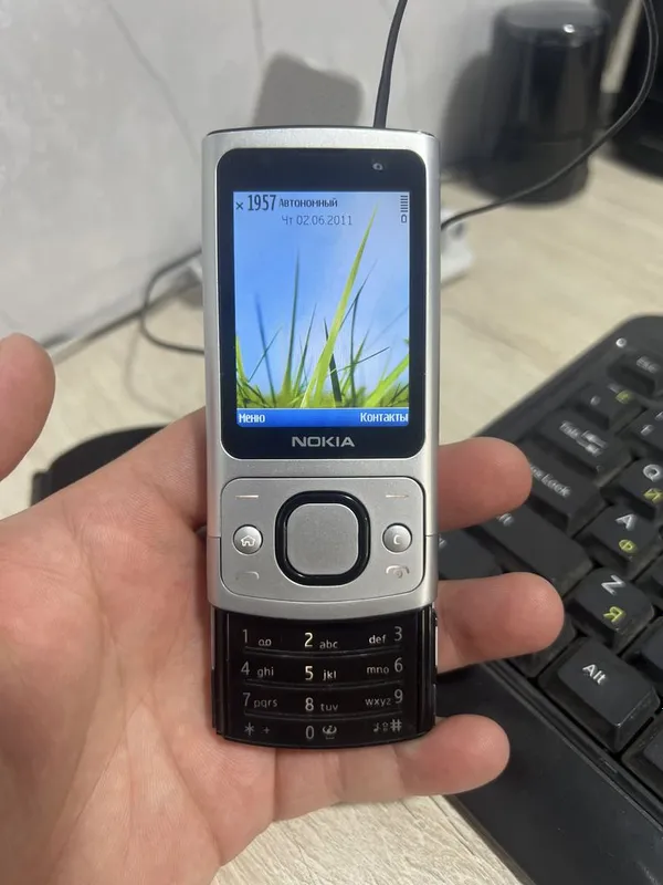 Nokia 6700 Slide