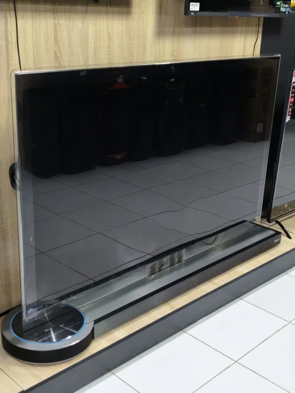 Television QLed Premier 65* — фото 2