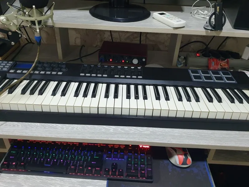 Midi klavish sotiladi 2 Midi klavish sotiladi 2