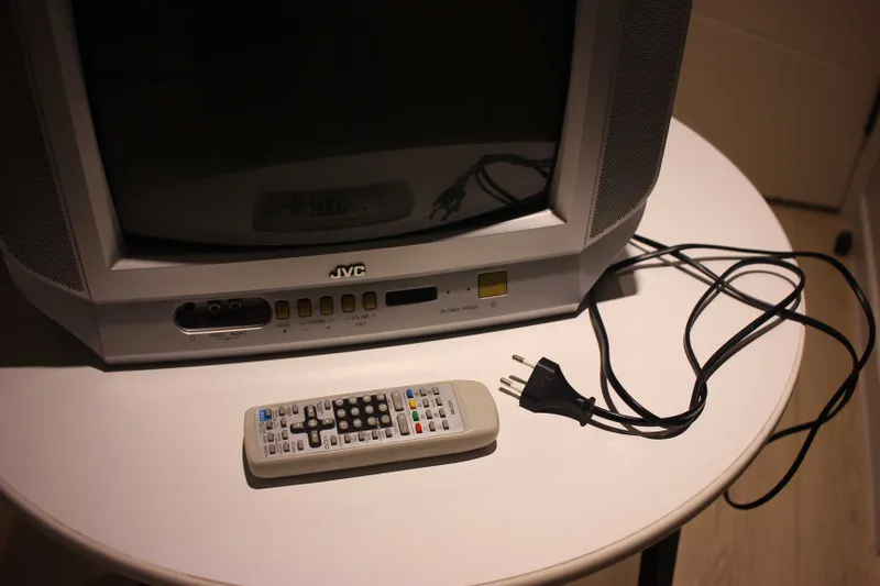 Продается ЭЛТ телевизор марки JVC AV-14FT 7 Продается ЭЛТ телевизор марки JVC AV-14FT 7