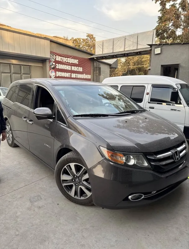 Honda Odyssey Touring (North America) Full позиция — фото 3