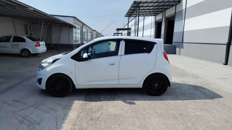 Chevrolet Spark — чистый вариант, для себя объём двигателя 1.25 — фото 3