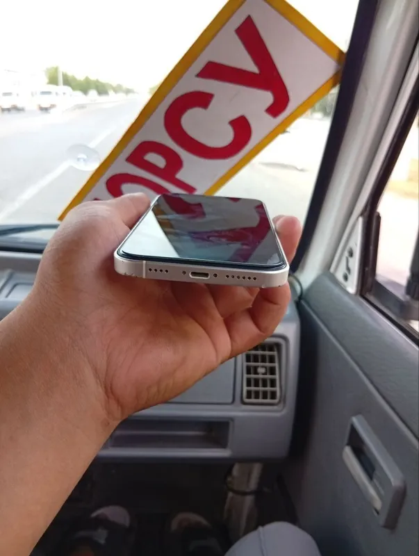 Iphone Xr 17 pro korpusda — фото 1