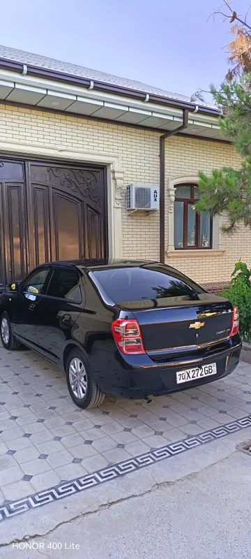 Kobilt sotiladi... 5 Kobilt sotiladi... 5