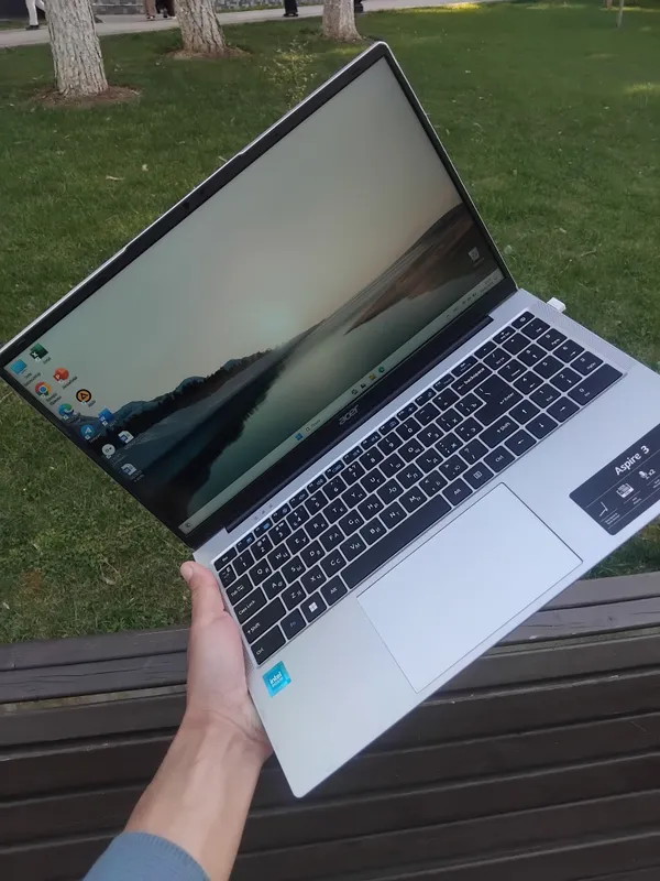 Novutbuk sotiladi nomi Acer xotra 8ga256gb
