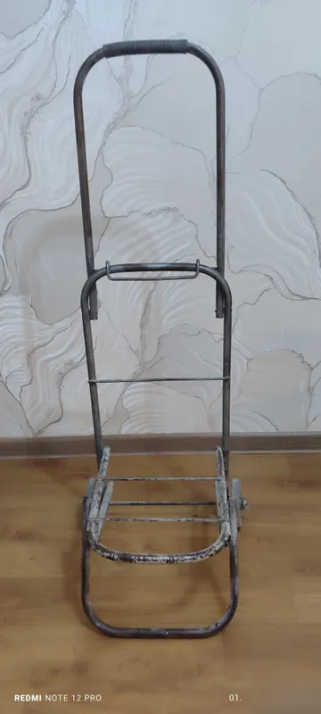 Sumkalar uchun metall aravacha 2 Sumkalar uchun metall aravacha 2