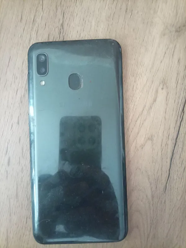 Продаётся Samsung Galaxy A20 2 Продаётся Samsung Galaxy A20 2