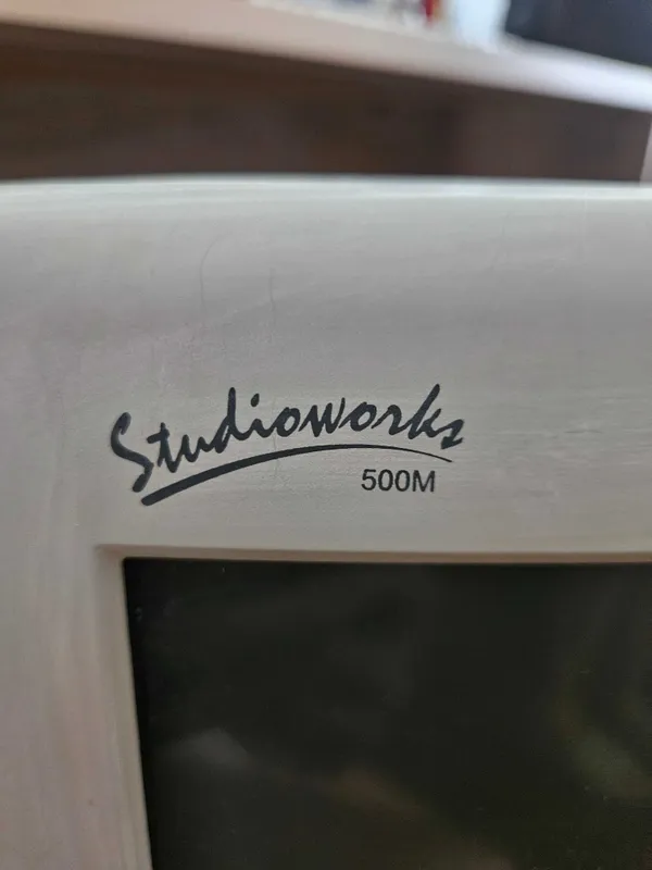 Продаётся монитор LG Studioworks 500 M 2 Продаётся монитор LG Studioworks 500 M 2