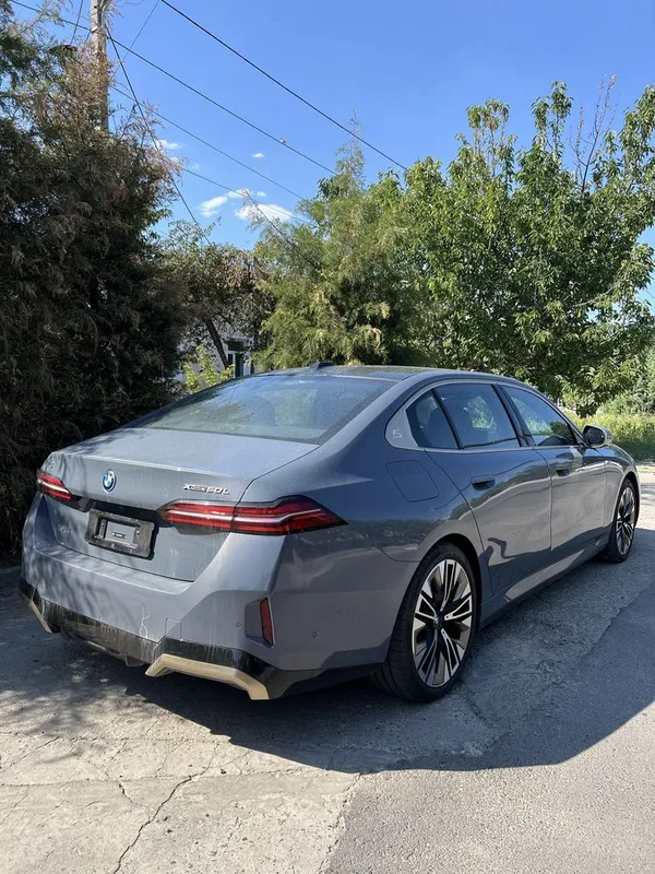 Bmw i 5 50 L 2025 йил 3