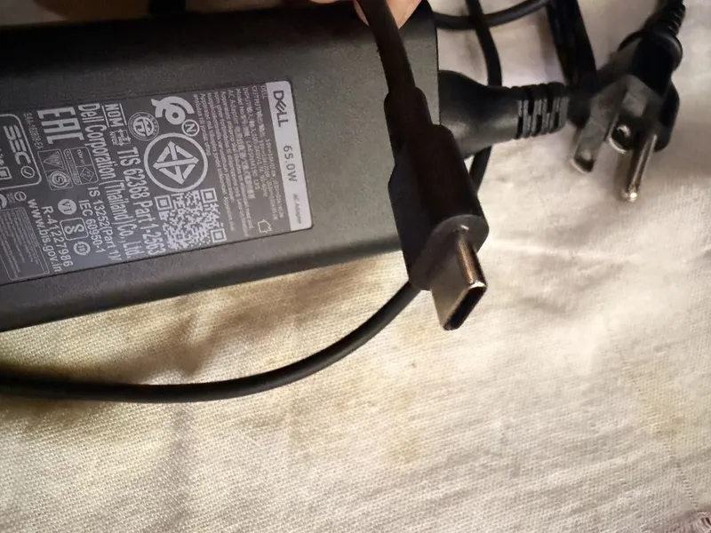 Зарядка для Dell 65 watt оригинал. Привёз с америки. — фото 2