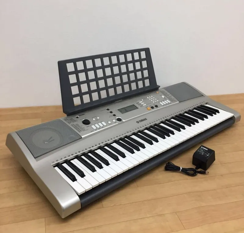 Синтезатор Yamaha PSR-R300