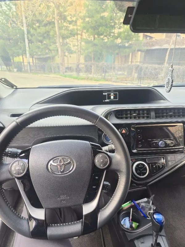 Tayota PriusC 2021 Hybrid SROCHNA SOTILADI — фото 4