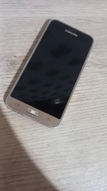 Samsung Galaxy J3 6 — фото 2