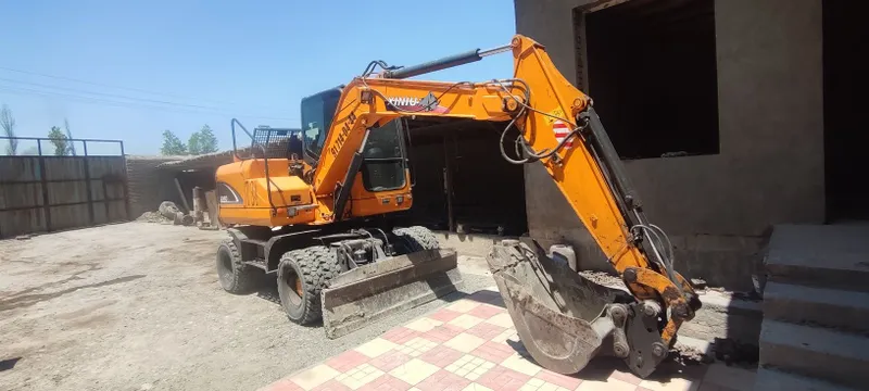 Ekskavator XINIU XN90lx 1 Ekskavator XINIU XN90lx 1