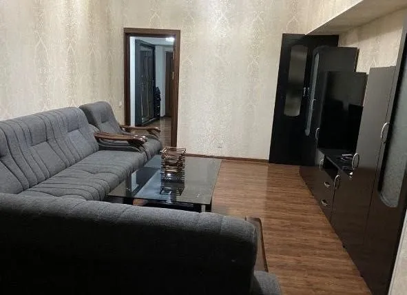 БИЙ Бузбазар 1 комната
