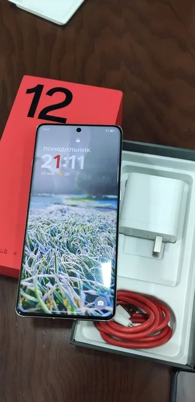Продам телефон oneplus 12 1