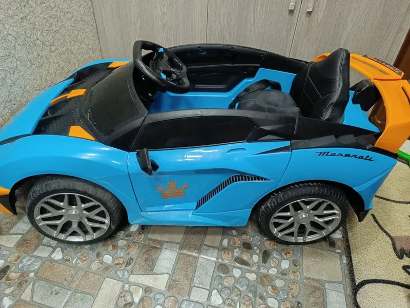 Продам электромобиль детский 1