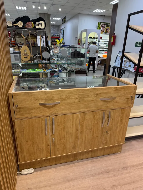 Продается мебель и оборудование из бутика женской одежды 4