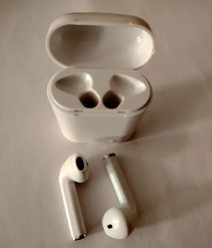 Airpods naushnik satiladi — фото 2 Airpods naushnik satiladi — фото 2