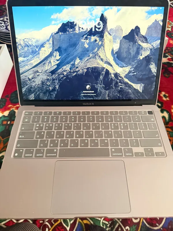 Macbook air M1 8/256 6 Macbook air M1 8/256 6