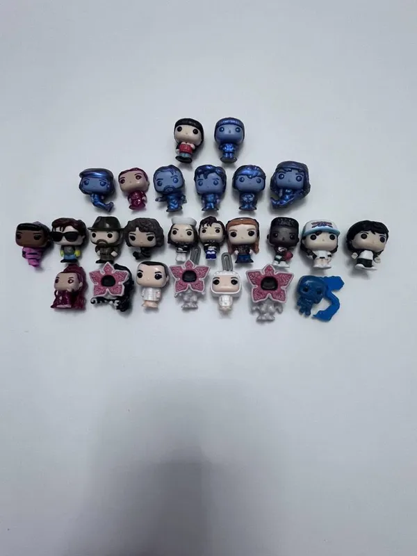 Продаю всю коллекцию Kinder Joy Stranger things включая Уилла
