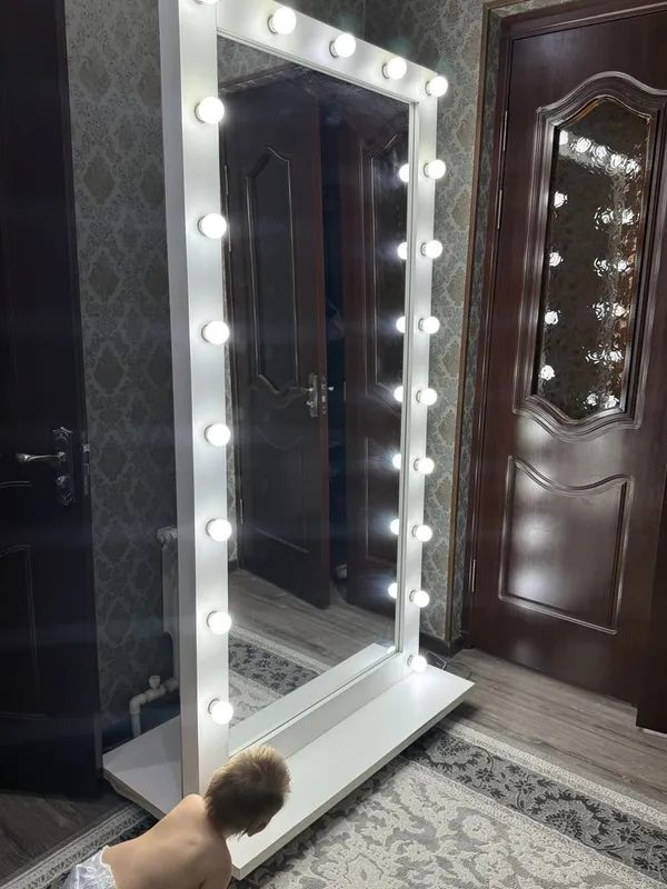 Продам Зеркало LED почти новое 2 Продам Зеркало LED почти новое 2