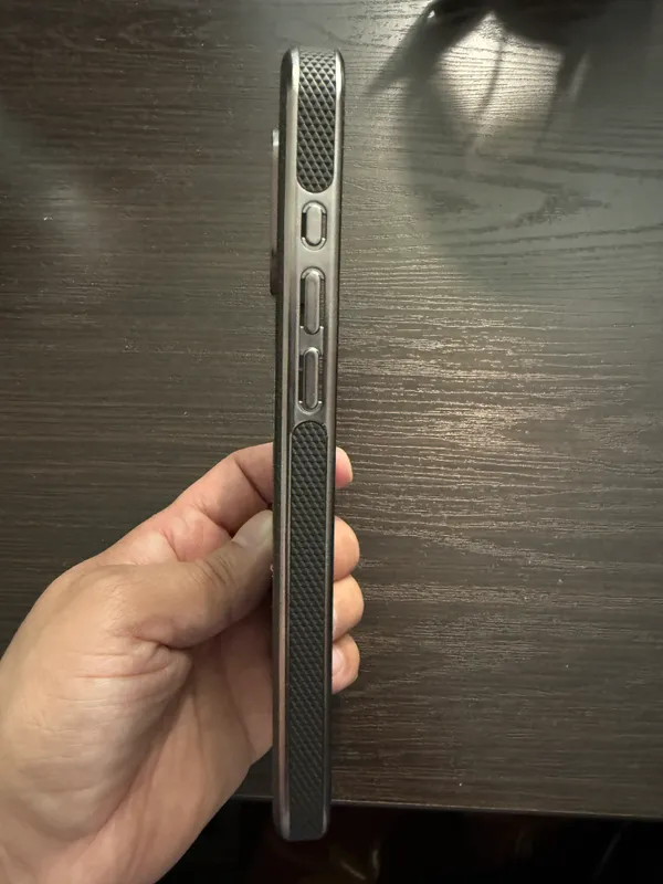 Чехол для iPhone 16 Pro Max 4