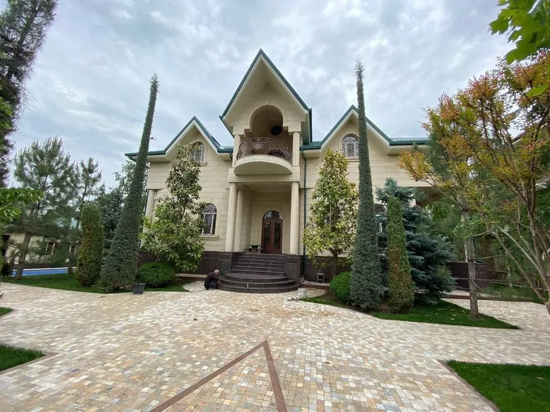 ПРОДАЁТСЯ ДОМ Мирзо Улугбеский район Центр Луначарского/Чайхана Салом — фото 1