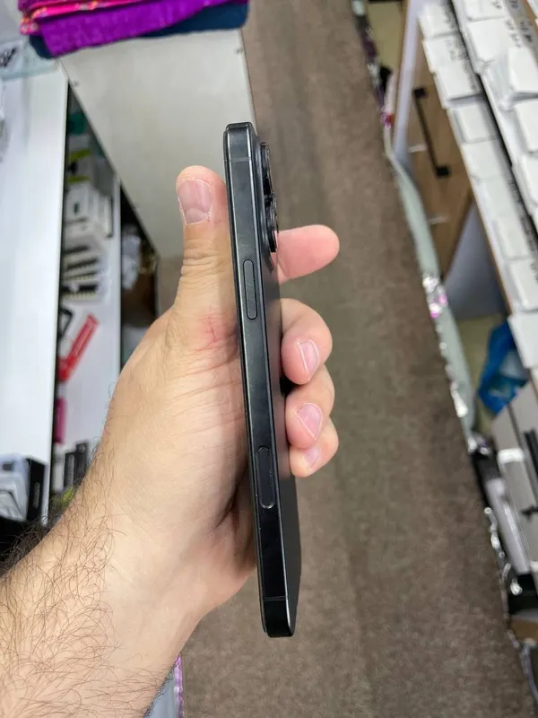 iPhone 16 Pro Max 6