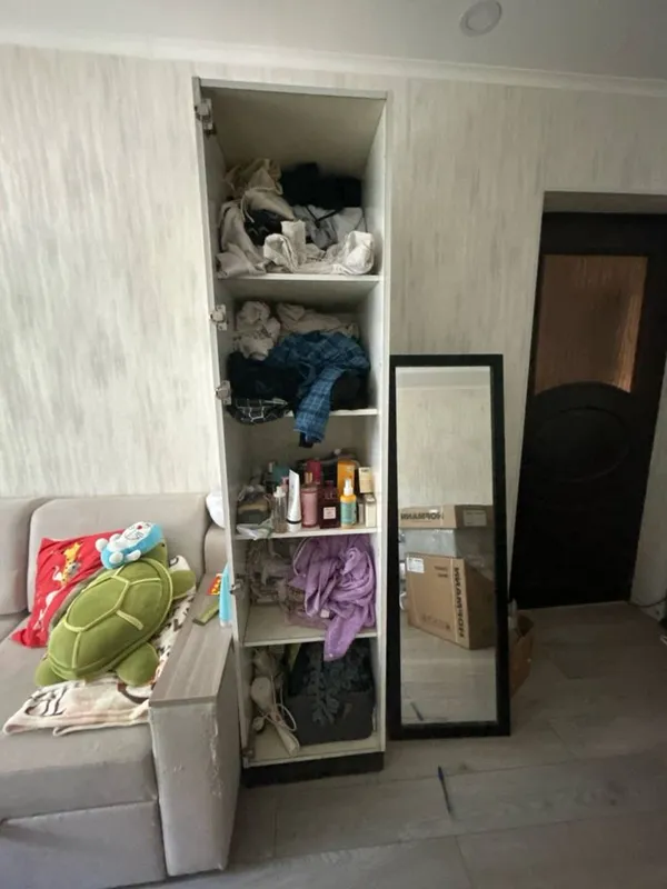 Shkaflar, tumbochkalarni bepul beraman, faqat hammasini birdan 1 Shkaflar, tumbochkalarni bepul beraman, faqat hammasini birdan 1