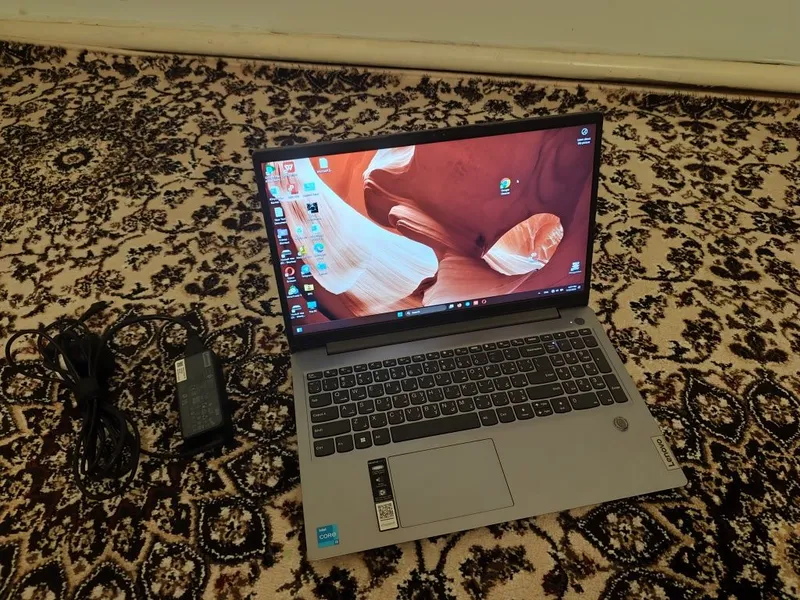 Lenovo ideapad, Core i3 12-pokoleniya, 8gb DDR4 azu, 256 gb nvme SSD 1