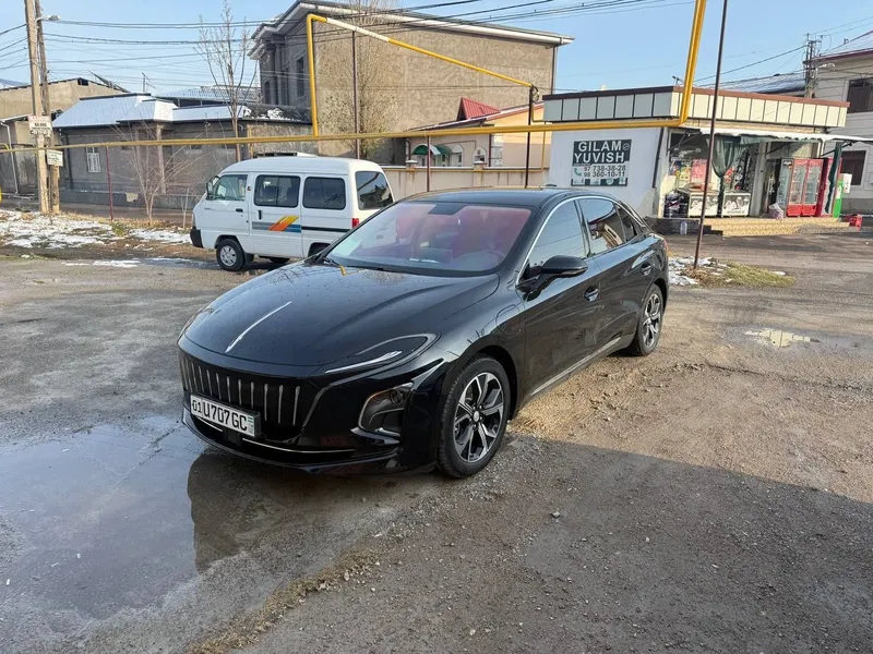 Автомобиль Хонжи.
