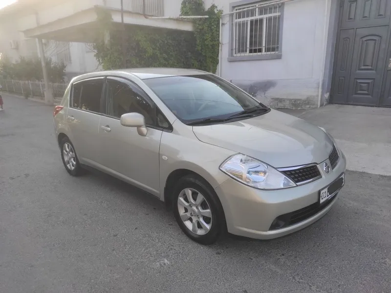 Nissan Tiida 1.6 2