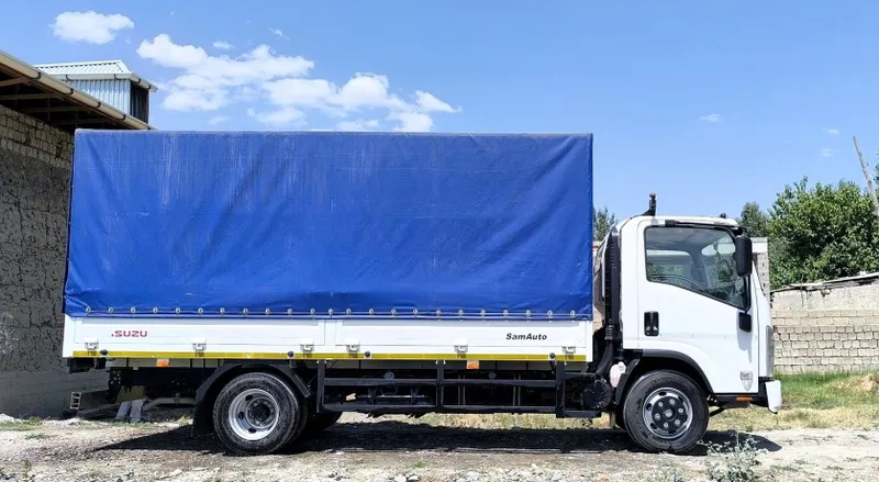 Isuzu Npr 75 L Komford 3 Isuzu Npr 75 L Komford 3