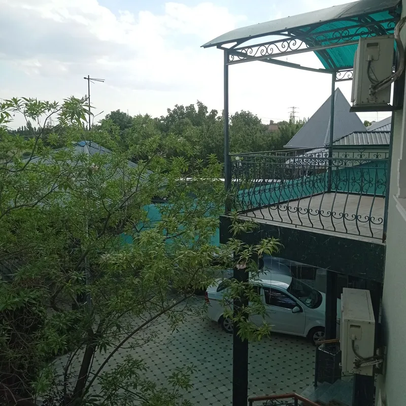 Продаётся большой благородный уютный 2 эт.дом в Кибрае вдоль дороги — фото 10