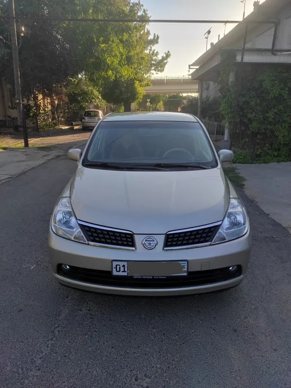 Nissan Tiida 1.6 1