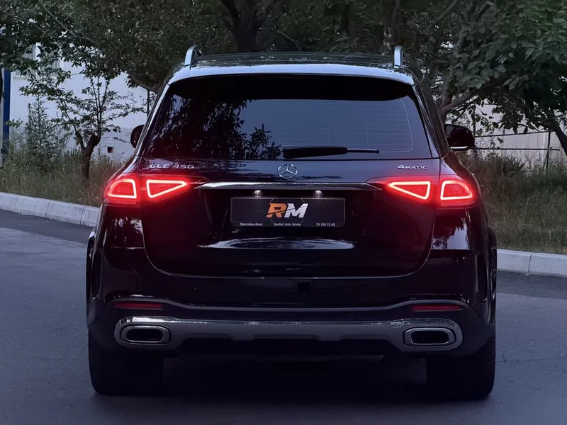 Mercedes Benz GLE450 4 matic full options 4