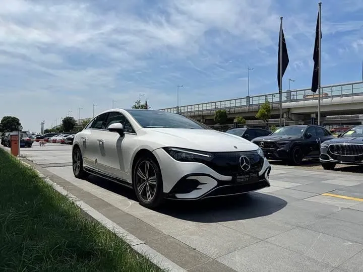 Mercedes Benz EQE 500 4Matic 2025 Tayyor V Nalichii 1 Mercedes Benz EQE 500 4Matic 2025 Tayyor V Nalichii 1