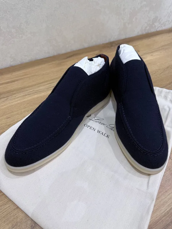 Лоро оригинал, новый. Своя цена 800$ Продам за 450$ 1