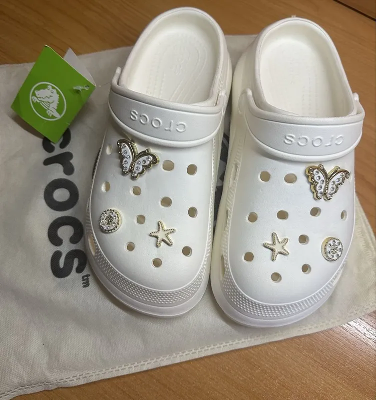 Продаются новые женские Crocs 1 Продаются новые женские Crocs 1