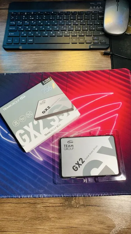 Продаю SSD TeamGroup GX2 256gb (SATA III). — фото 1