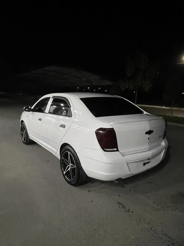 Chevrolet Cobalt 4