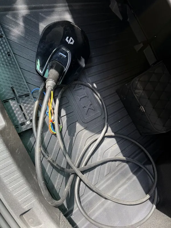 Зарядка Lepmotor C16