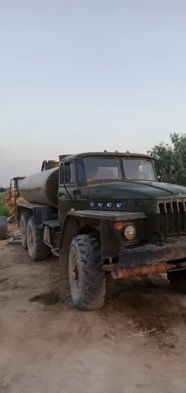 Ural vodovoz Maz motor Ural korobka