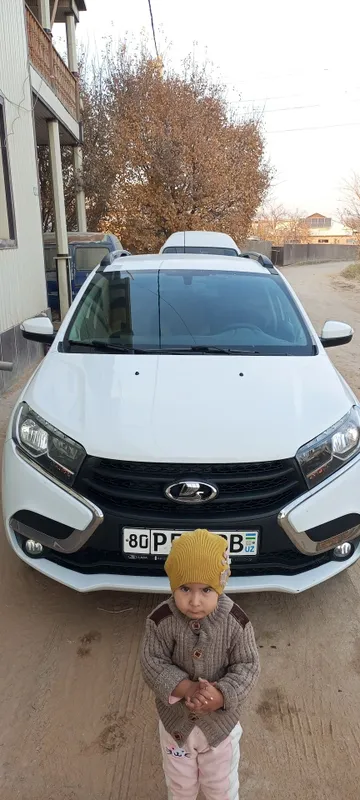 Lada xray sotiladi 2018 yil yurgani 143ming holati alo 1 Lada xray sotiladi 2018 yil yurgani 143ming holati alo 1