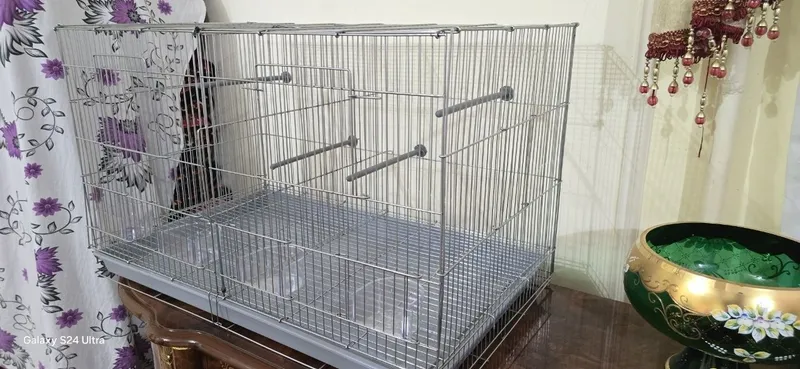 Клетка 46×77×46 можно две пары для попугая