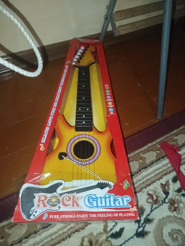 oʻyinchoq gitara