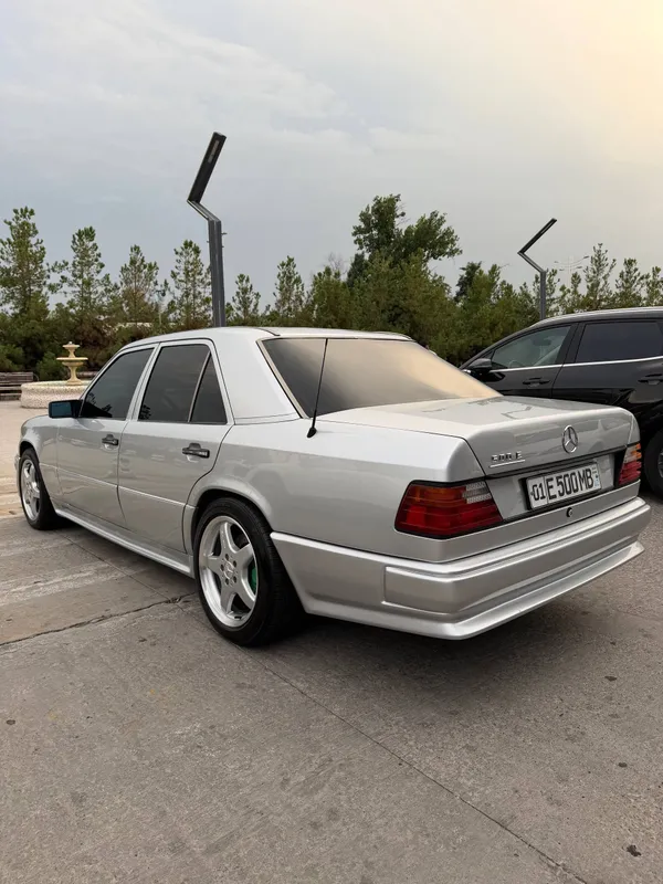 Mercedes Benz W124 4 Mercedes Benz W124 4