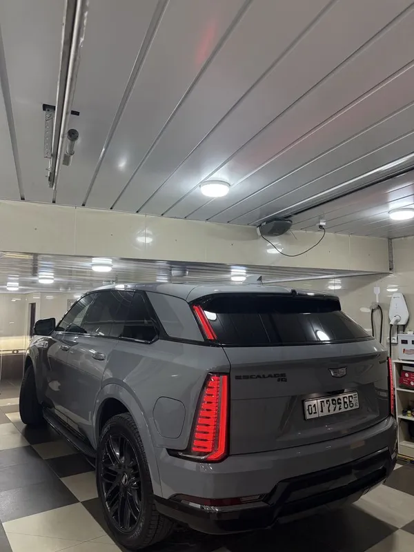 Cadillac Escalade IQ Sport 2 6 Cadillac Escalade IQ Sport 2 6