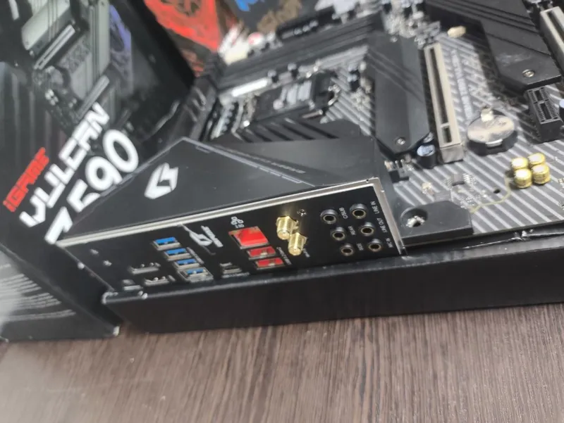 iGame Z590 VulcanX V20 WiFi — фото 2